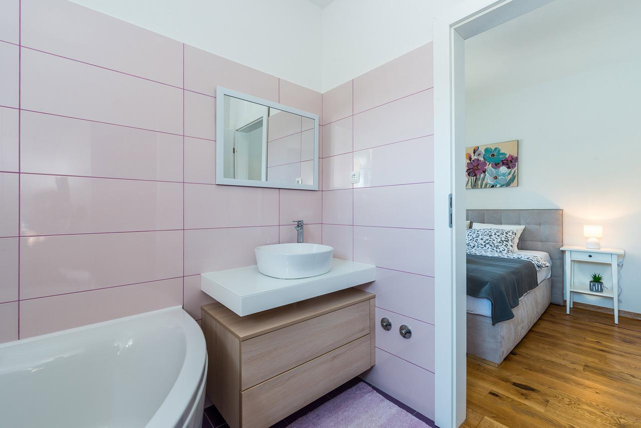 Villa Donato With Jacuzzi Zadar Exterior photo