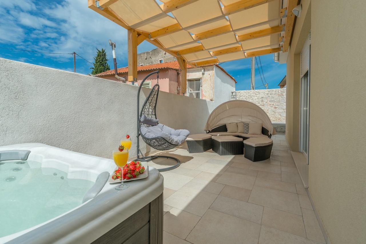 Villa Donato With Jacuzzi Zadar Exterior photo